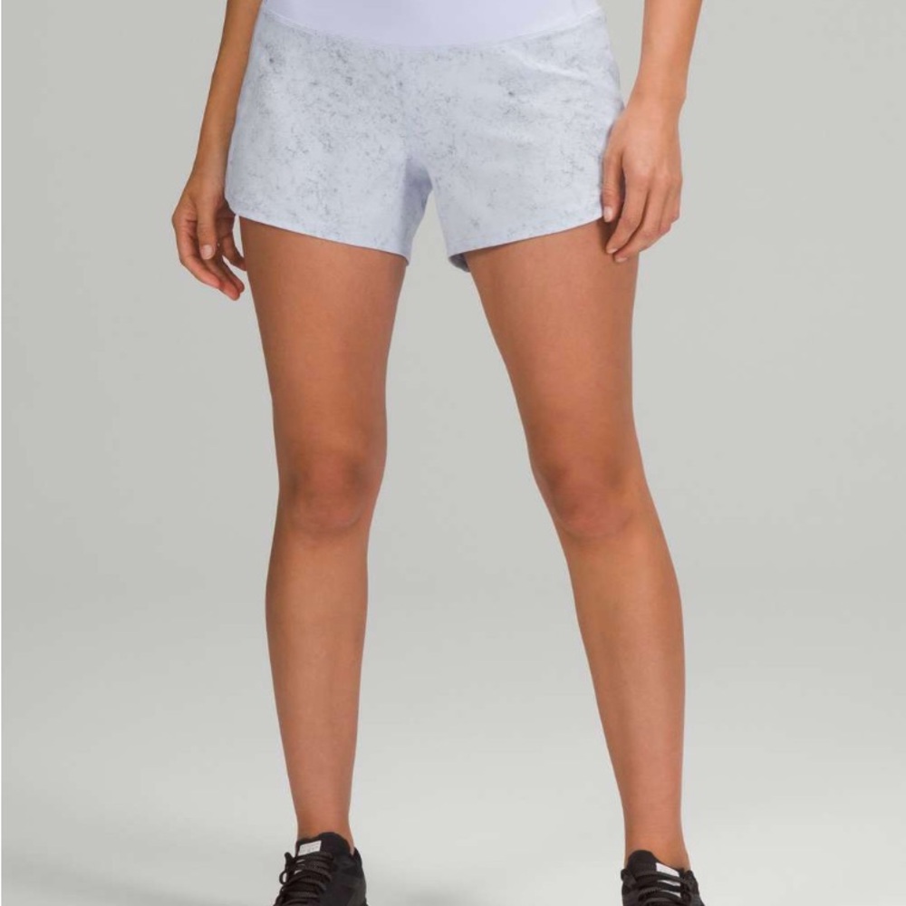 Lululemon speed up mid-rise lined short 4”